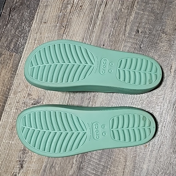 Crocs Classic Slide Patform Sandals - Picture 7 of 11